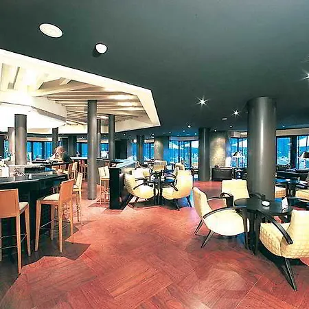 Szálloda Doubletree By Hilton Golf 4*