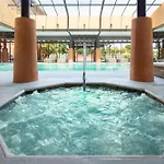 Doubletree By Hilton Golf Hotel 4*