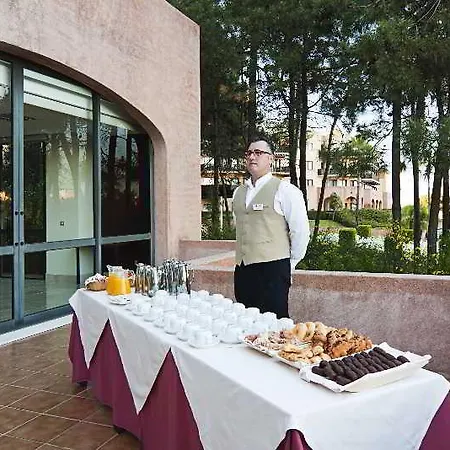 Doubletree By Hilton Golf Hotel 4*