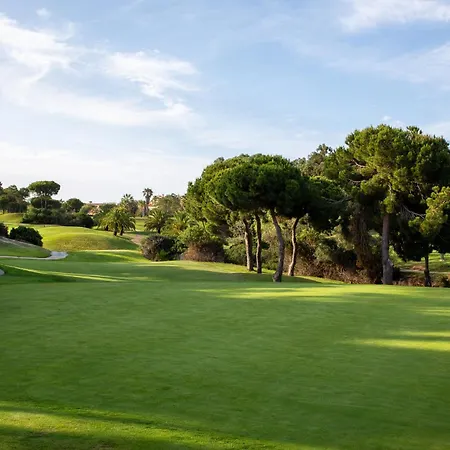 Doubletree By Hilton Golf 4*