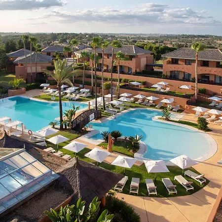 Doubletree By Hilton Golf 4*