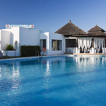 Отель Doubletree By Hilton Golf Ислантилья