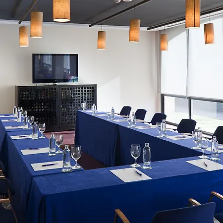 Отель Doubletree By Hilton Golf