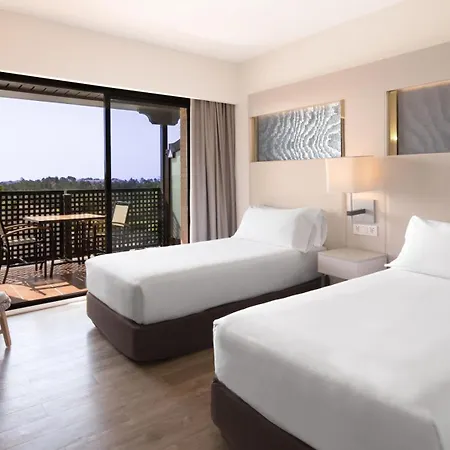 Doubletree By Hilton Golf Hotel 4*