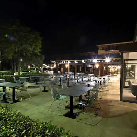 Doubletree By Hilton Golf Hotel