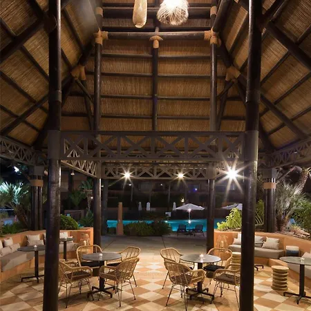 Doubletree By Hilton Golf 4*