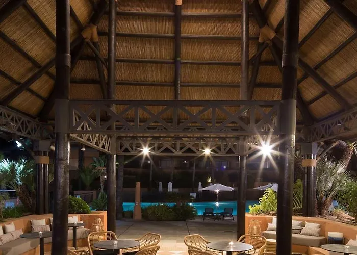 Hotell Doubletree By Hilton Golf