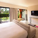 Doubletree By Hilton Golf