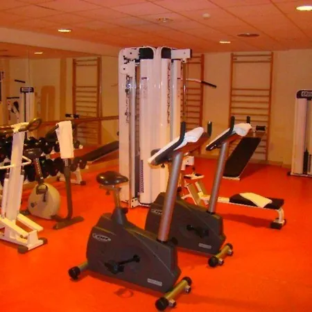 Szálloda Doubletree By Hilton Golf 4*